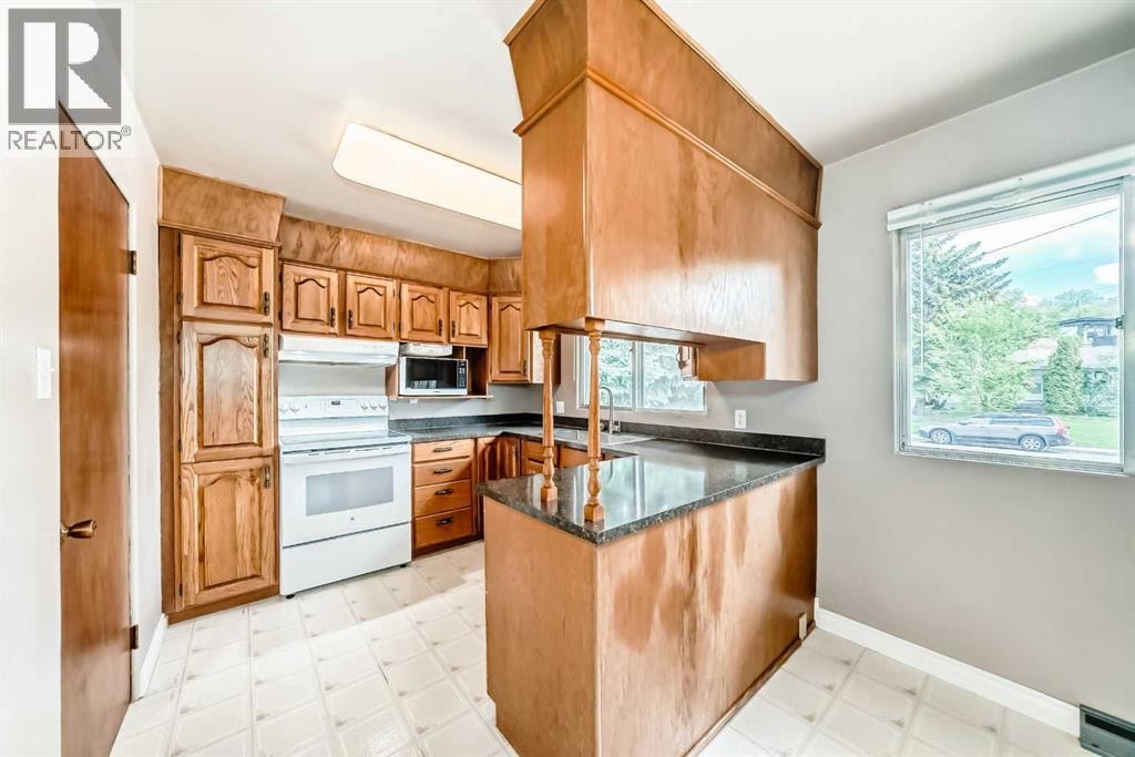 1228 Rosehill Drive NW — photo 4