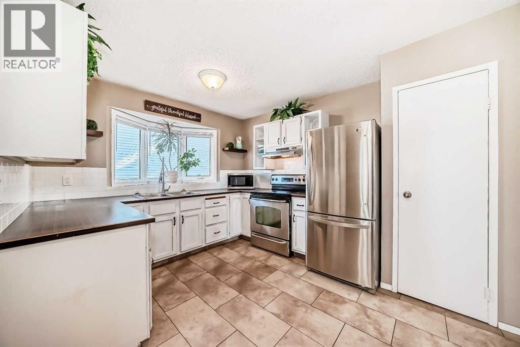 85 Rideau Close SW — photo 11