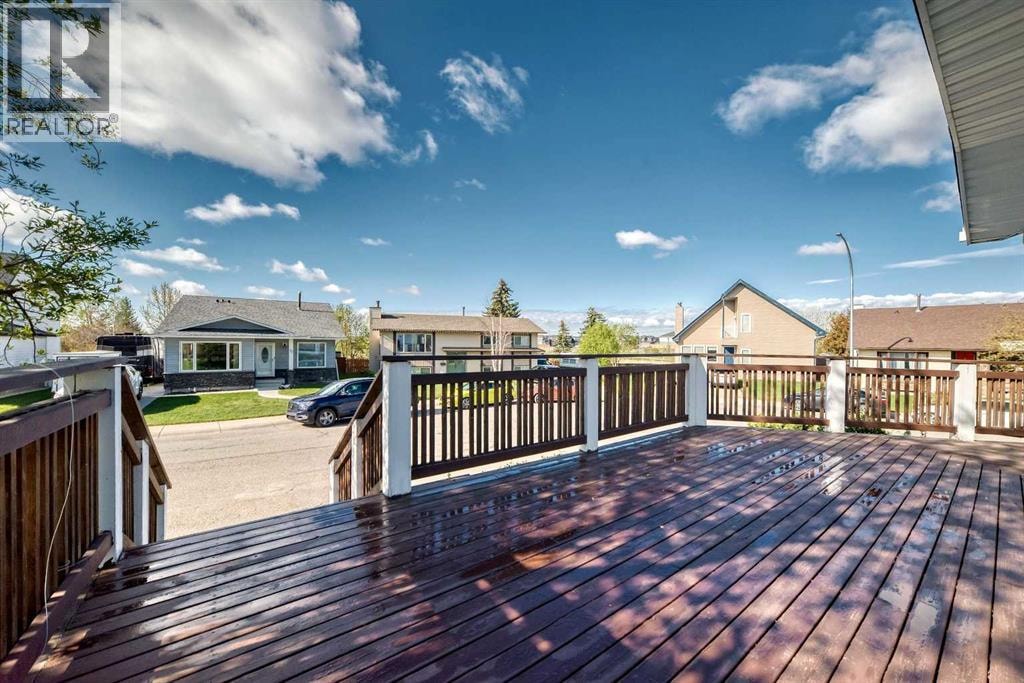 85 Rideau Close SW — photo 5