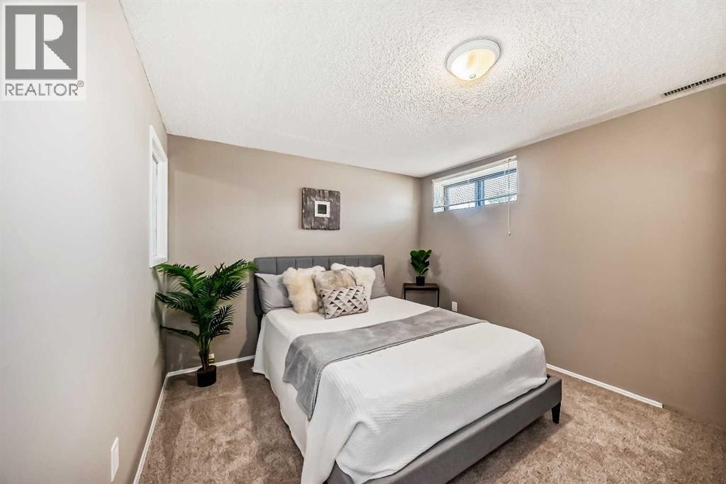 85 Rideau Close SW — photo 41
