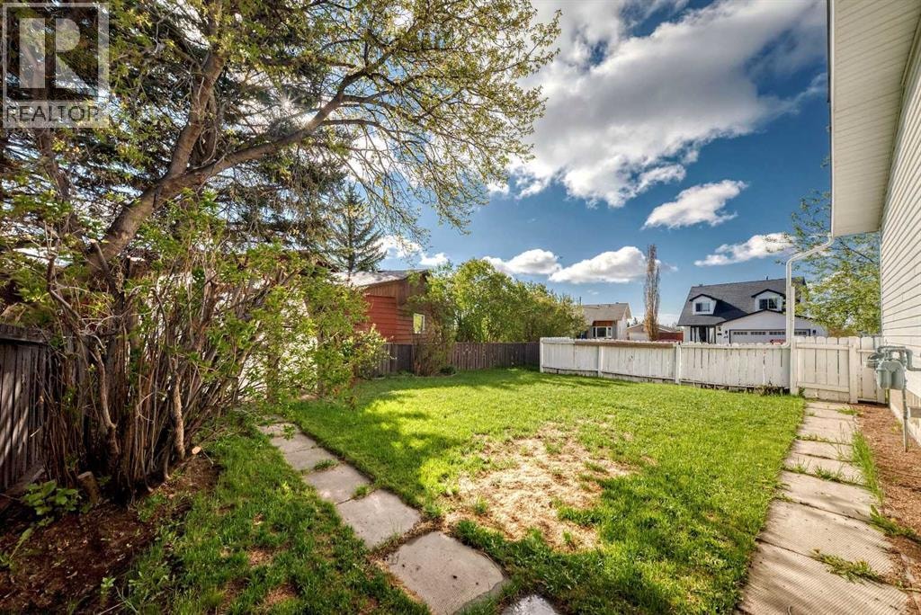 85 Rideau Close SW — photo 49