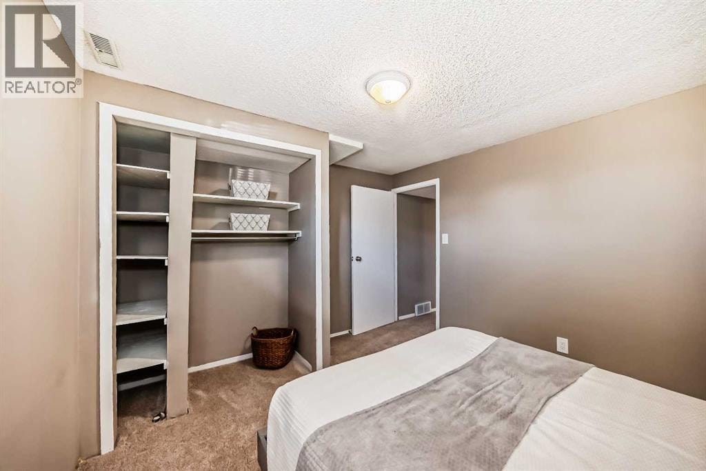 85 Rideau Close SW — photo 42