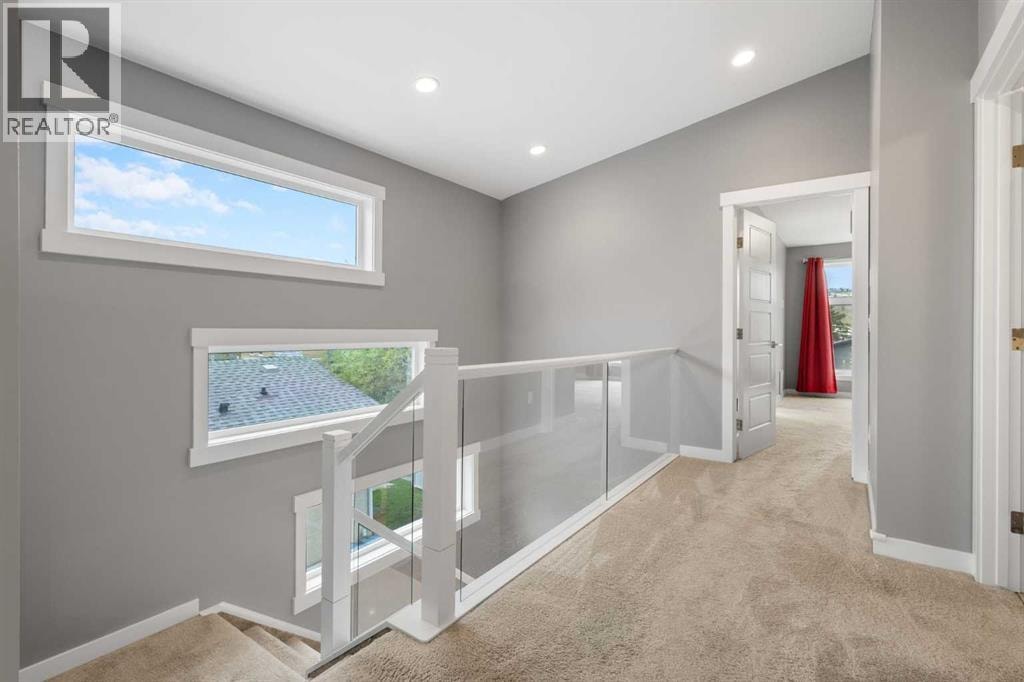 4905 21 Avenue NW — photo 16