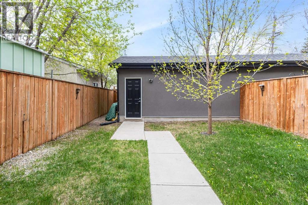 4905 21 Avenue NW — photo 41