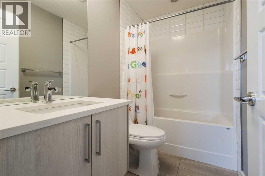 4905 21 Avenue NW — photo 26