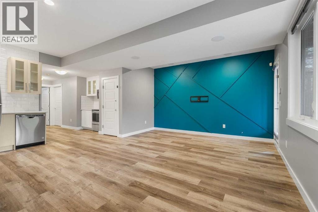 4905 21 Avenue NW — photo 30