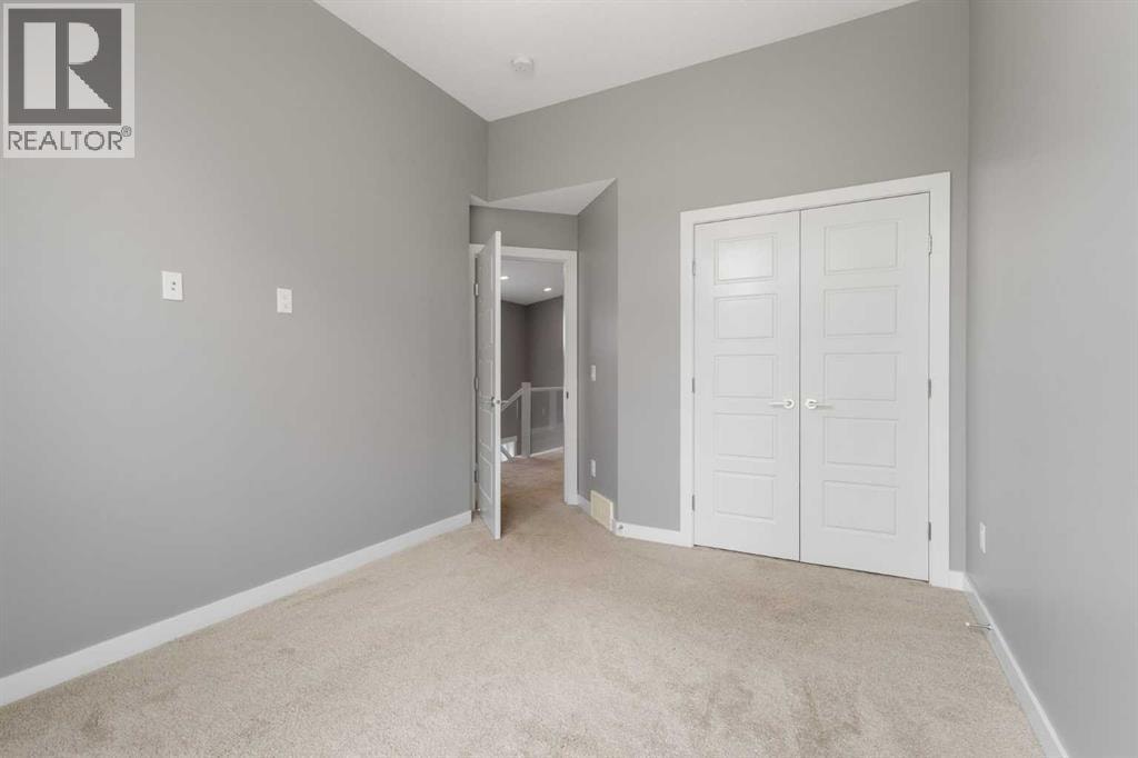 4905 21 Avenue NW — photo 25