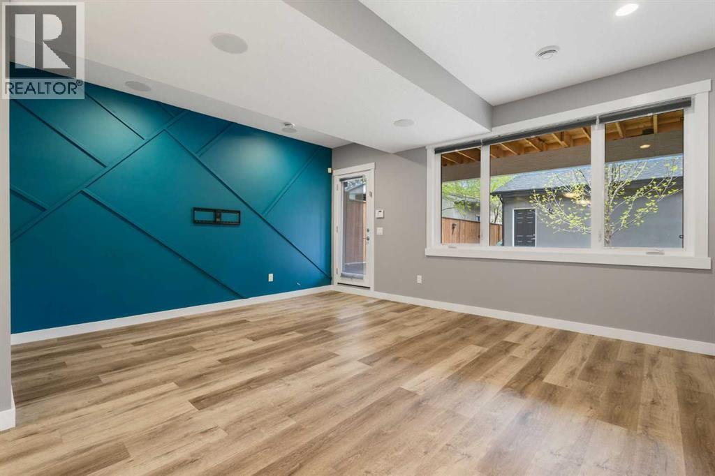 4905 21 Avenue NW — photo 29