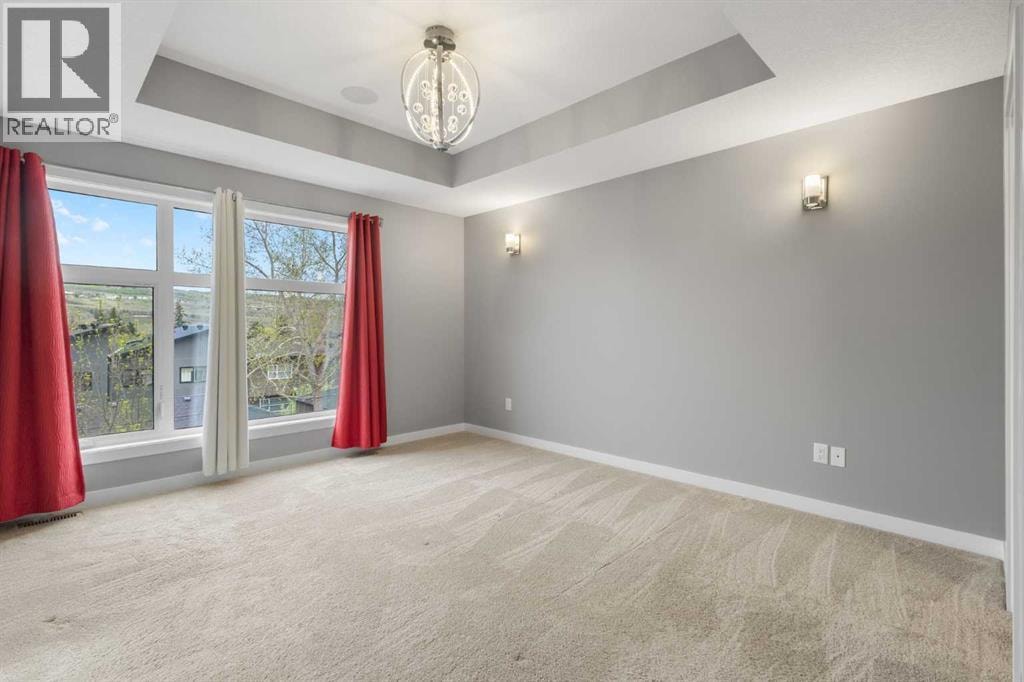 4905 21 Avenue NW — photo 17