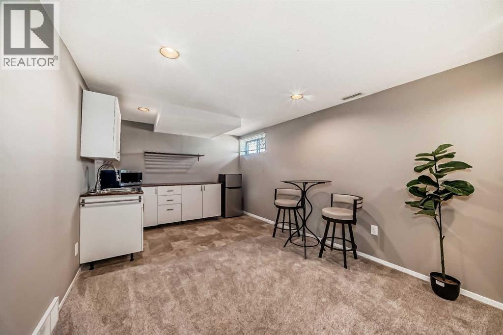 85 Rideau Close SW — photo 35