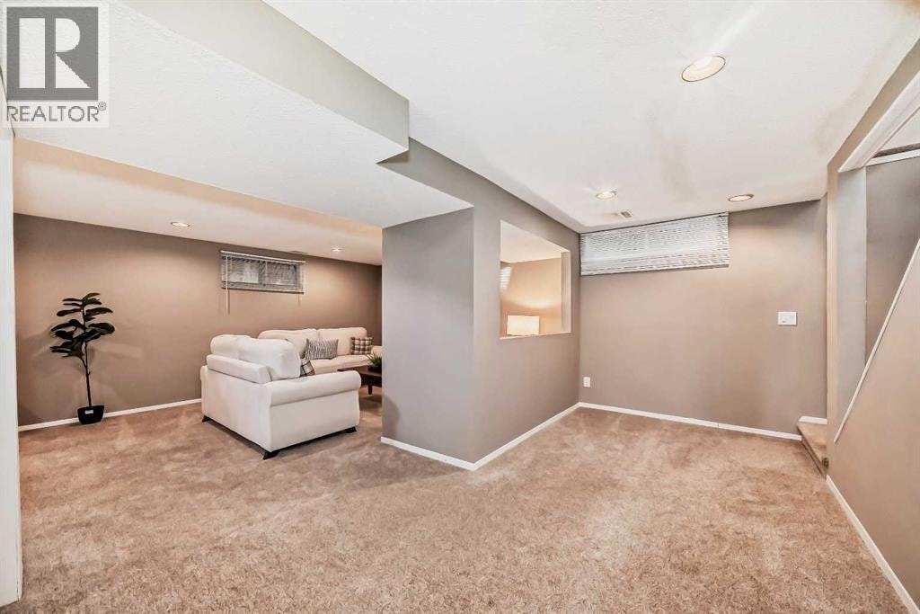 85 Rideau Close SW — photo 34