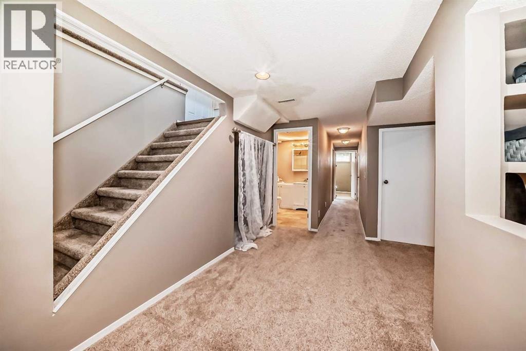 85 Rideau Close SW — photo 32