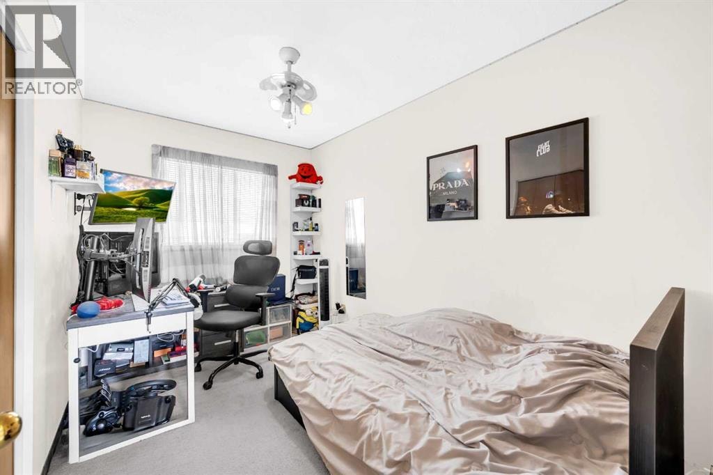 4 Fallingworth Bay NE — photo 23