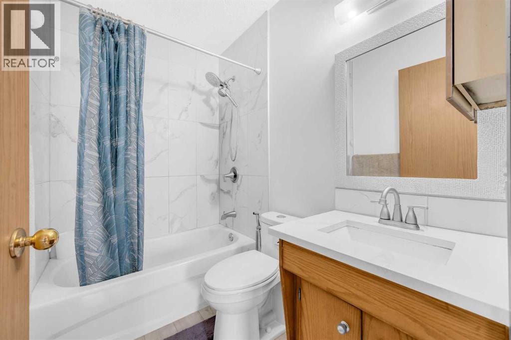 4 Fallingworth Bay NE — photo 19