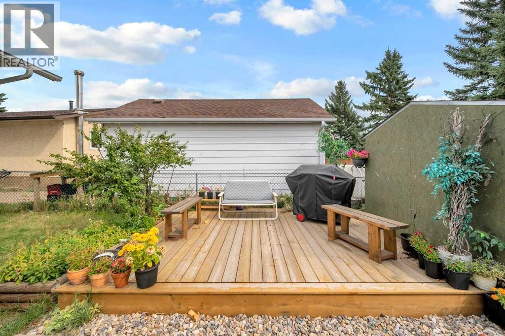 4 Fallingworth Bay NE — photo 48