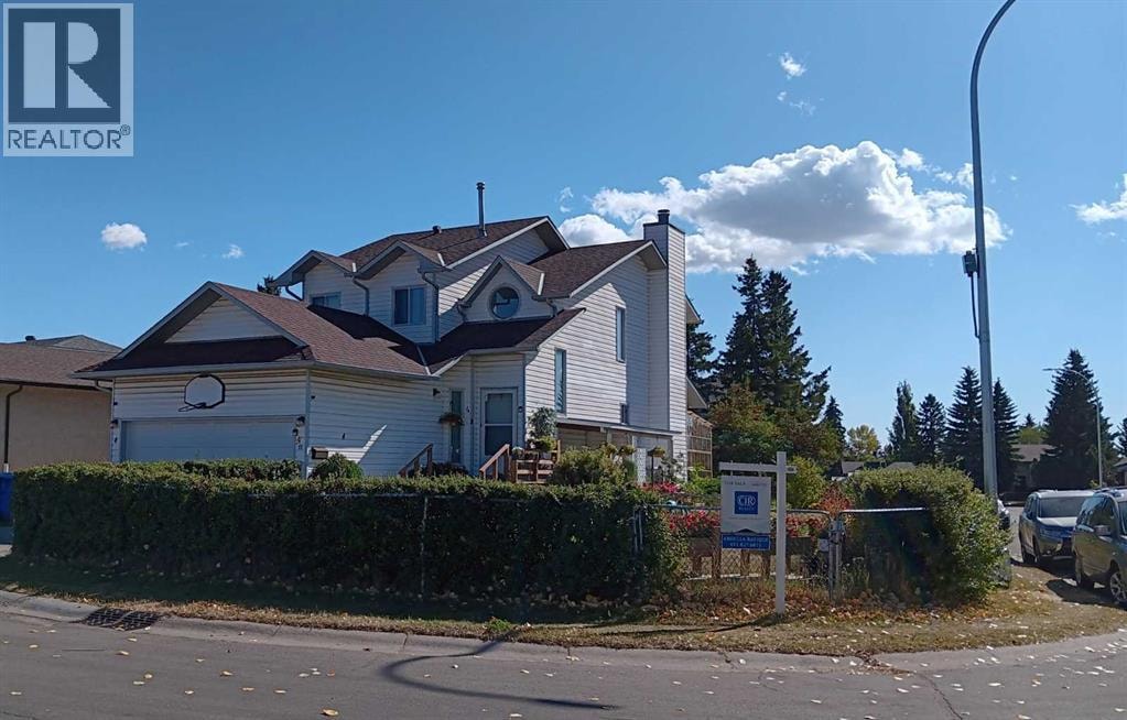 4 Fallingworth Bay NE — photo 2