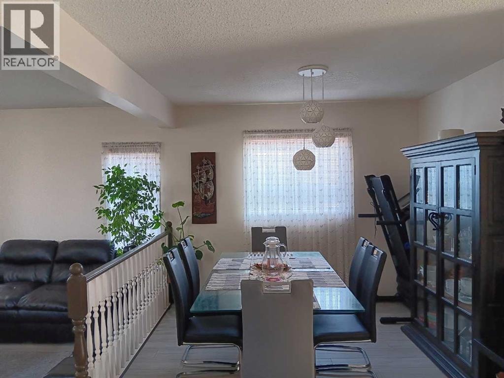4 Fallingworth Bay NE — photo 46