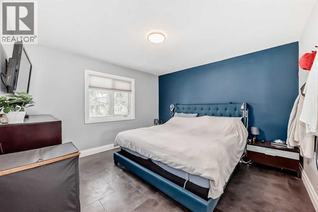 5224 19 Avenue NW — photo 16
