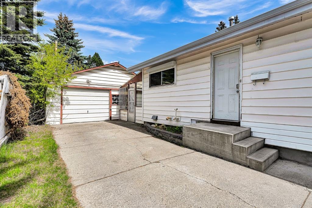 3156 Blakiston Drive NW — photo 41