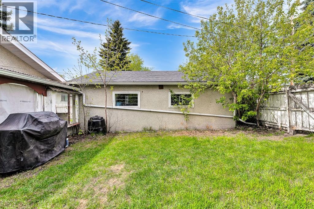 3156 Blakiston Drive NW — photo 39