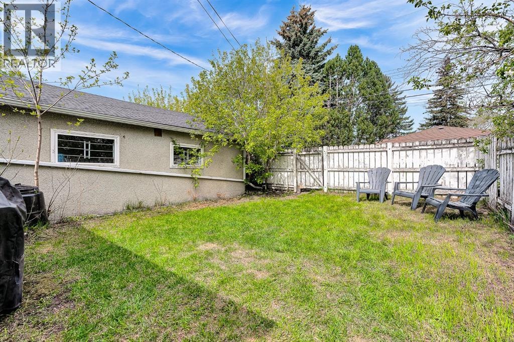 3156 Blakiston Drive NW — photo 37