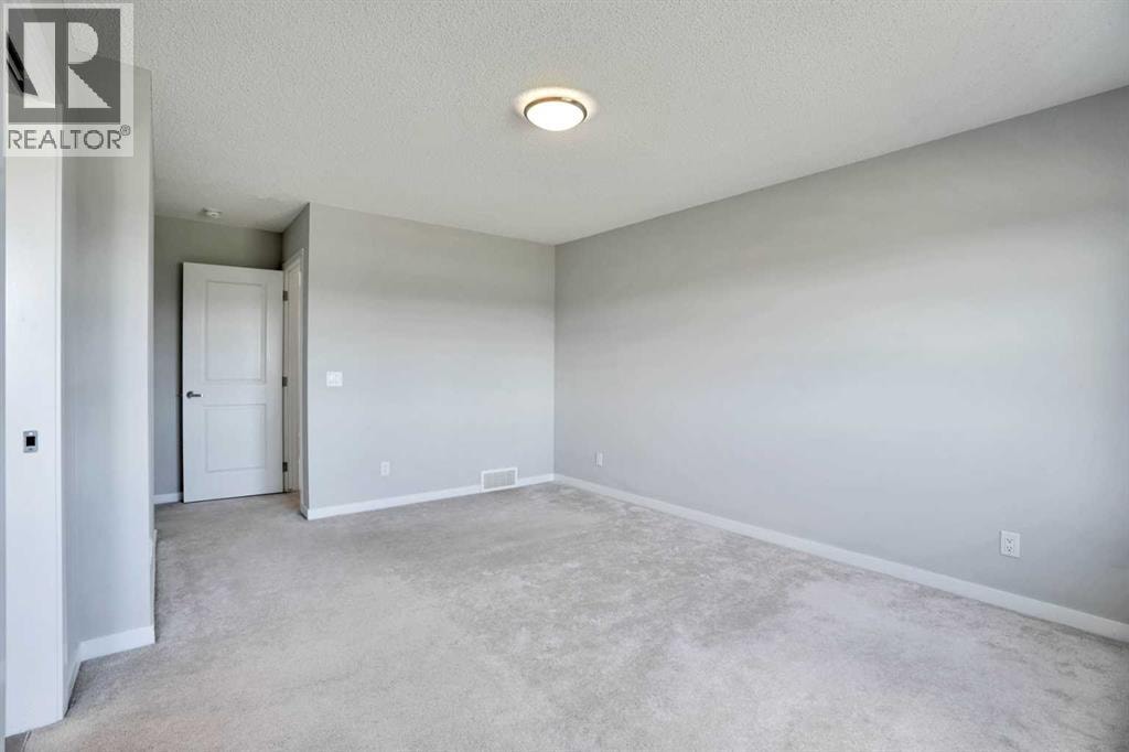 186 Carringvue Park NW — photo 40