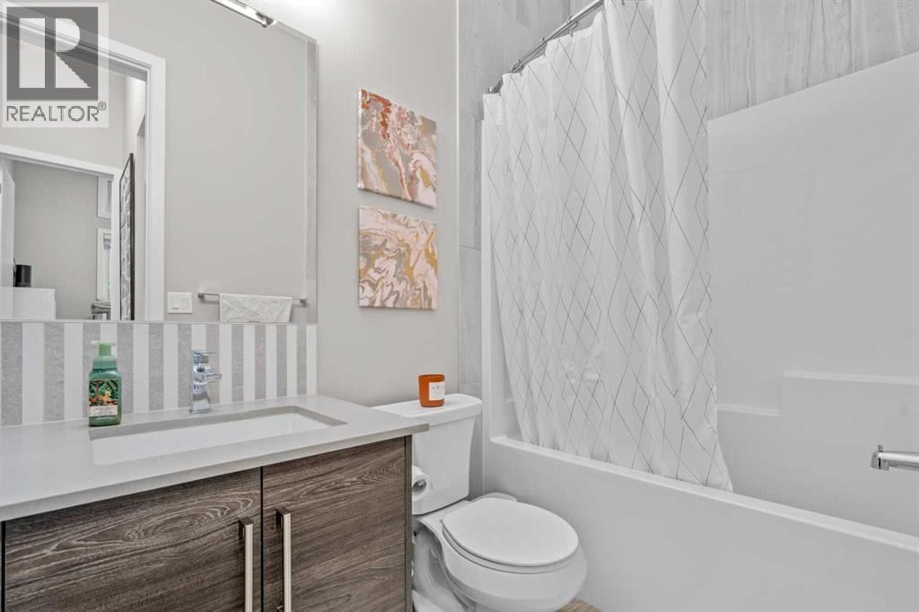 124 Mahogany Centre SE — photo 9