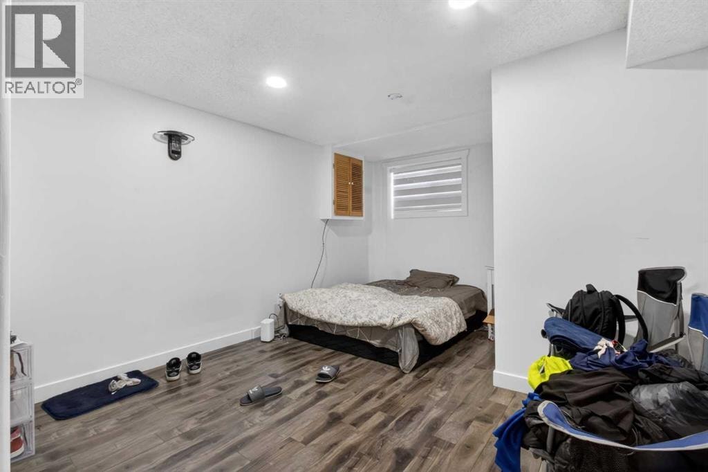 128 Castledale Crescent NE — photo 31