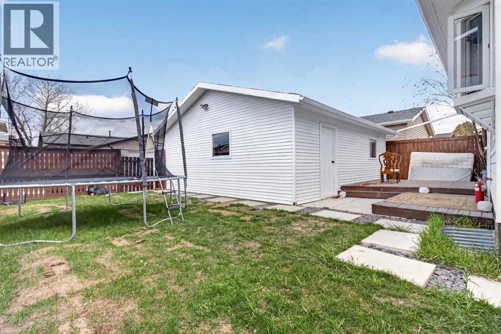 128 Castledale Crescent NE — photo 33