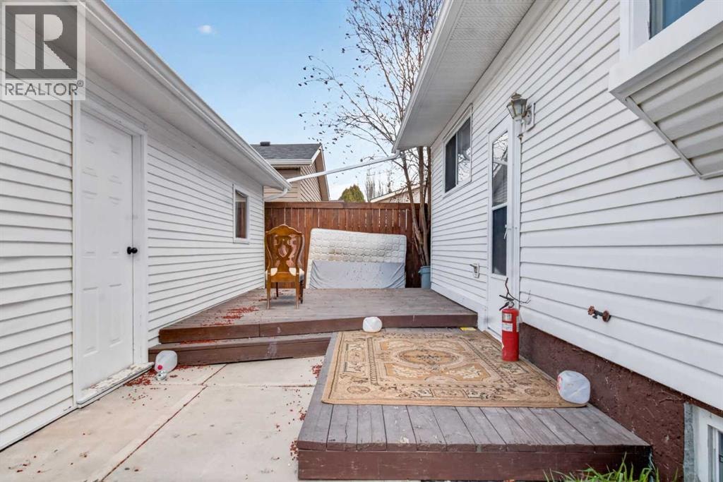 128 Castledale Crescent NE — photo 34