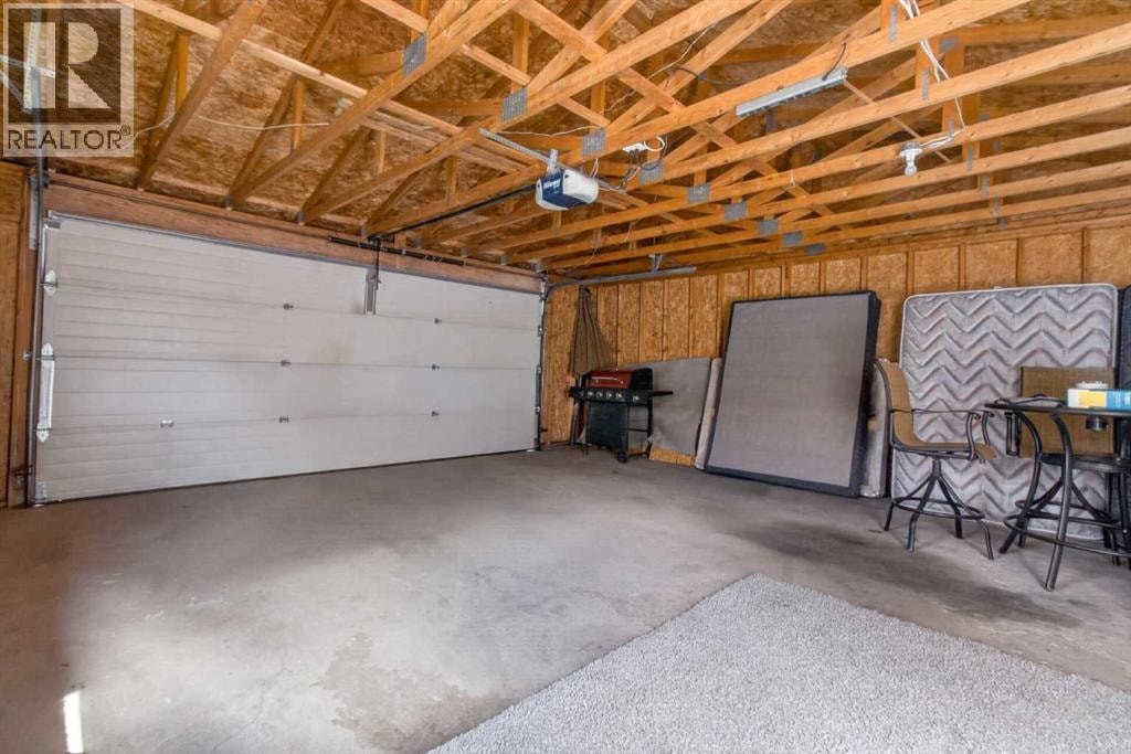 128 Castledale Crescent NE — photo 37