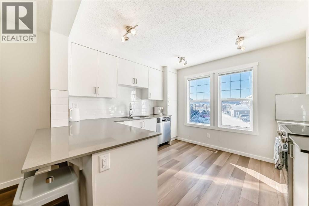 272 Cranbrook Square SE — photo 8