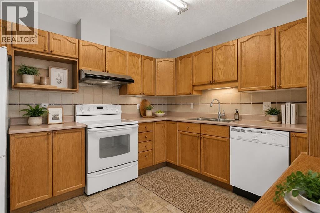 314, 2314 Sienna Park Green SW — photo 9
