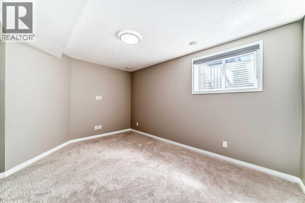 8407 Saddlebrook Drive NE — photo 38