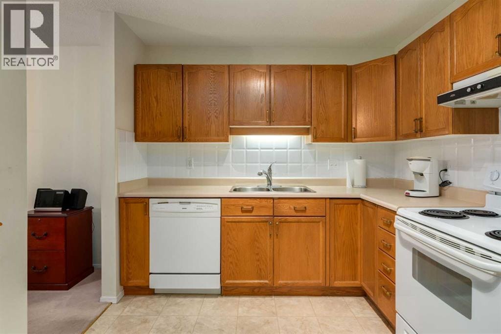3204, 3204 Sienna Park Green SW — photo 8