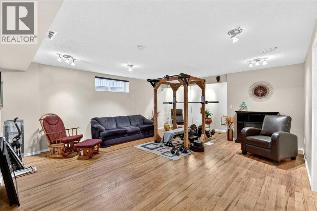 99 Evansmeade Crescent NW — photo 33