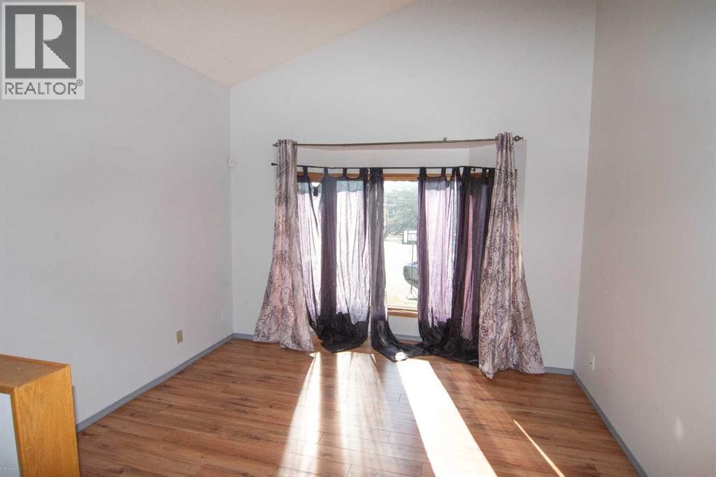 27 Taraglen Court NE — photo 6