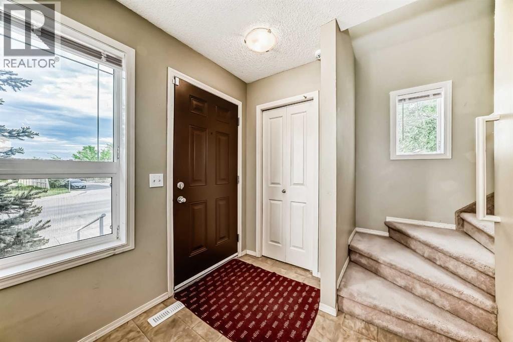 501 Saddlecrest Boulevard NE — photo 4