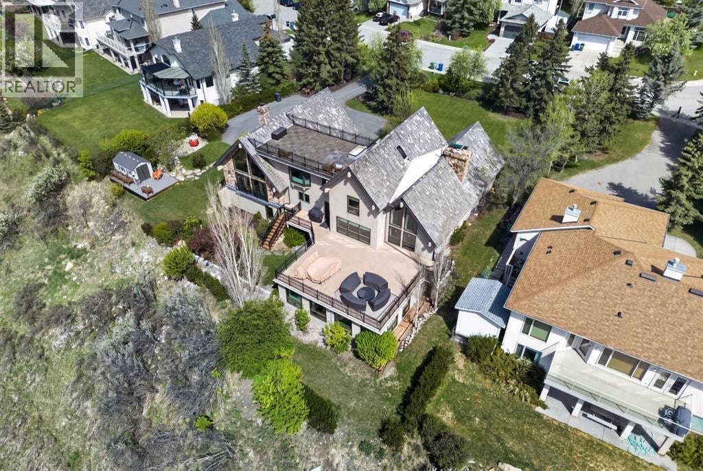 102 West Terrace Crescent — photo 1