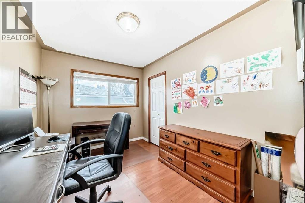 4039 5 Avenue SW — photo 18