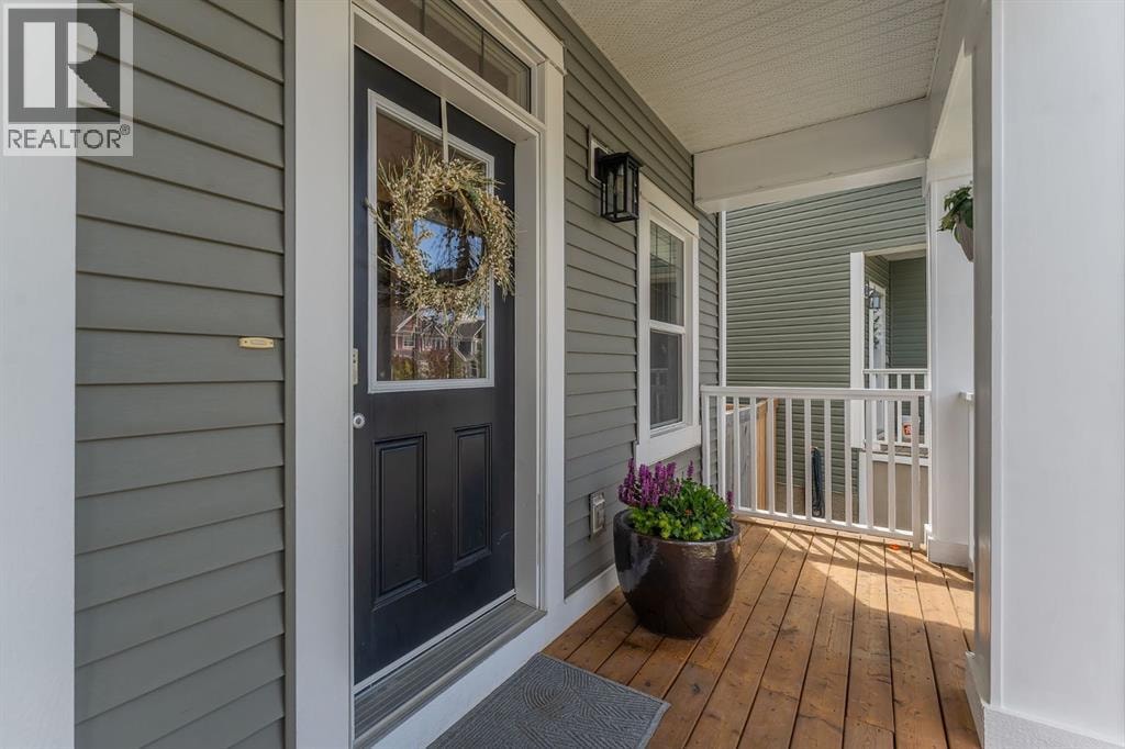 27 River Heights Crescent — photo 2
