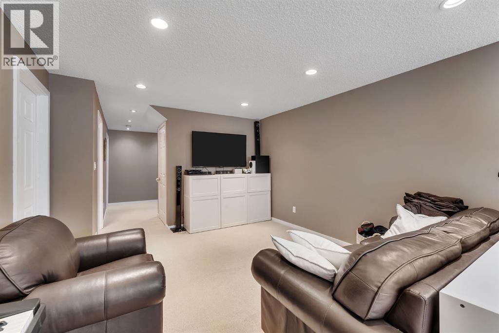 27 River Heights Crescent — photo 36
