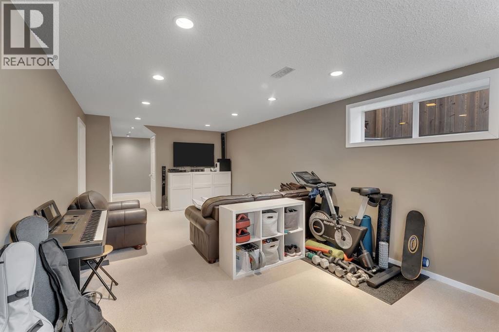 27 River Heights Crescent — photo 38