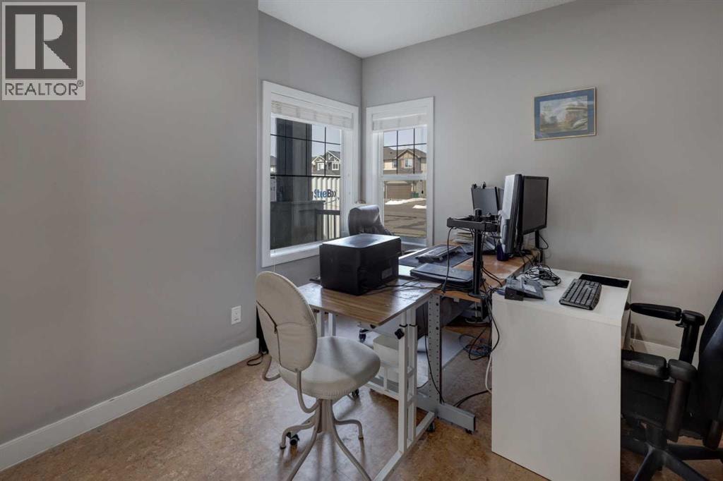 729 Canoe Avenue SW — photo 12