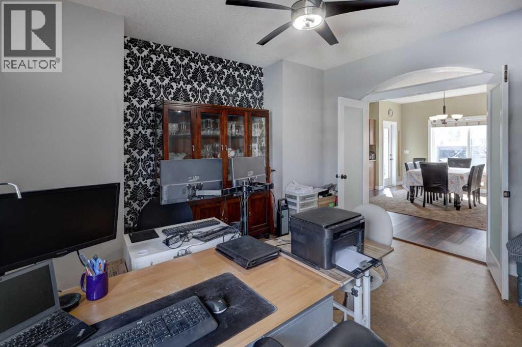 729 Canoe Avenue SW — photo 13