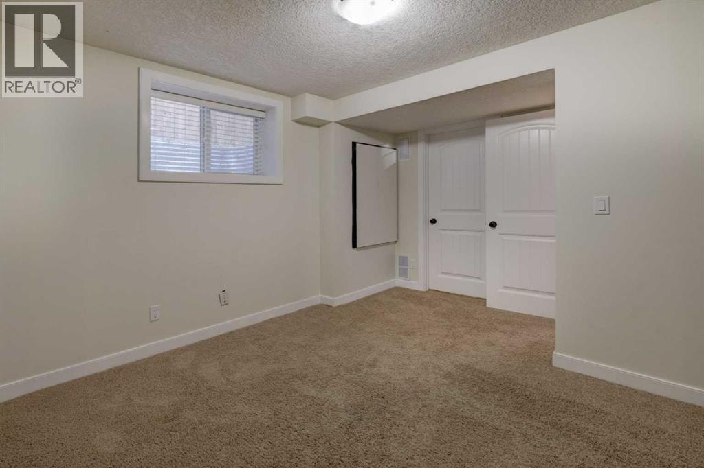 729 Canoe Avenue SW — photo 33