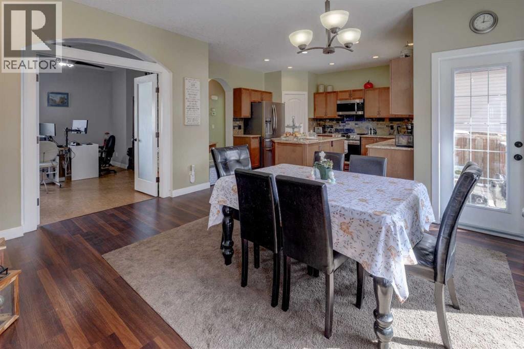 729 Canoe Avenue SW — photo 8