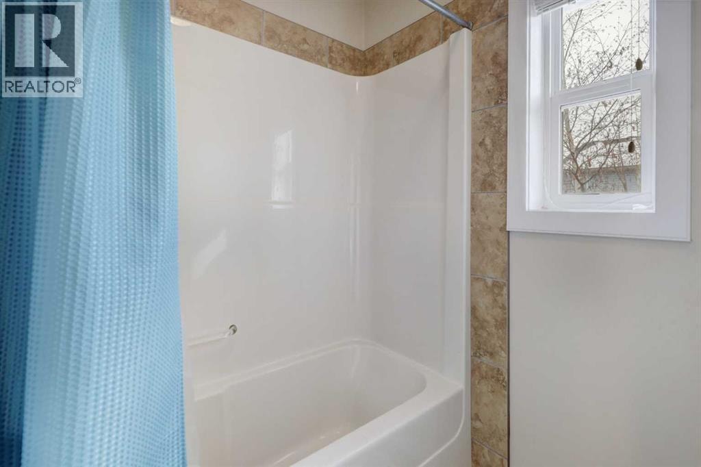 729 Canoe Avenue SW — photo 25