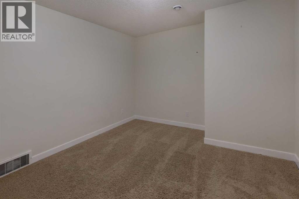 729 Canoe Avenue SW — photo 32