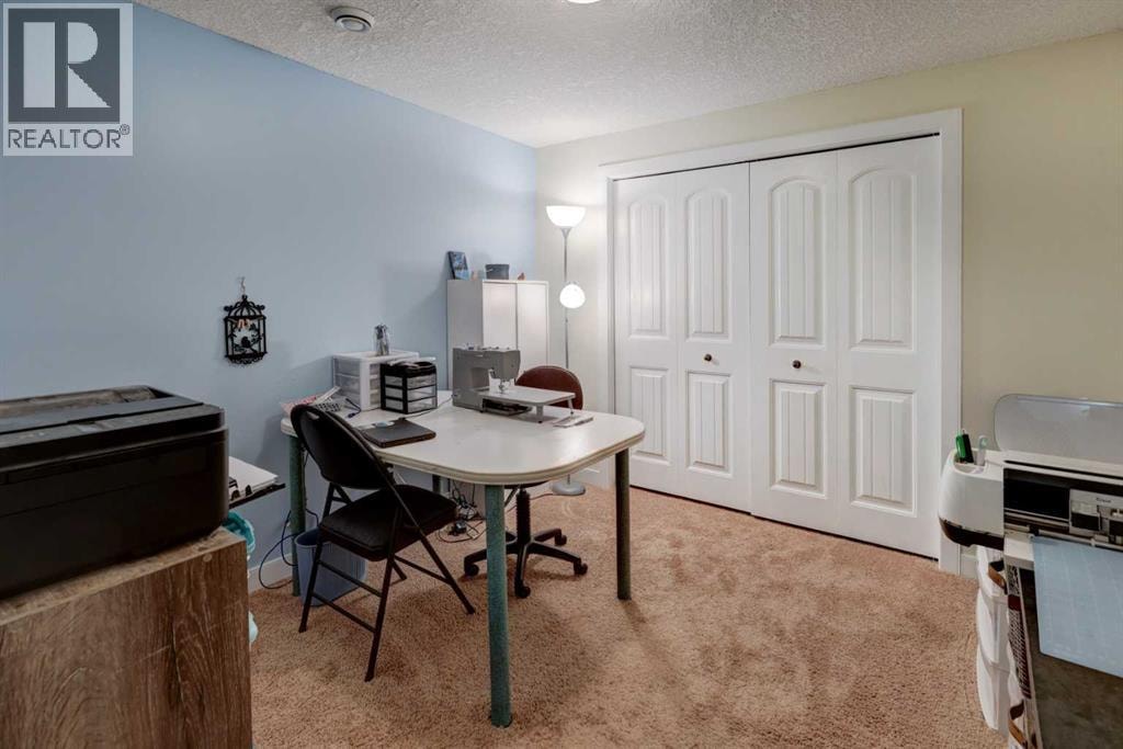 729 Canoe Avenue SW — photo 34